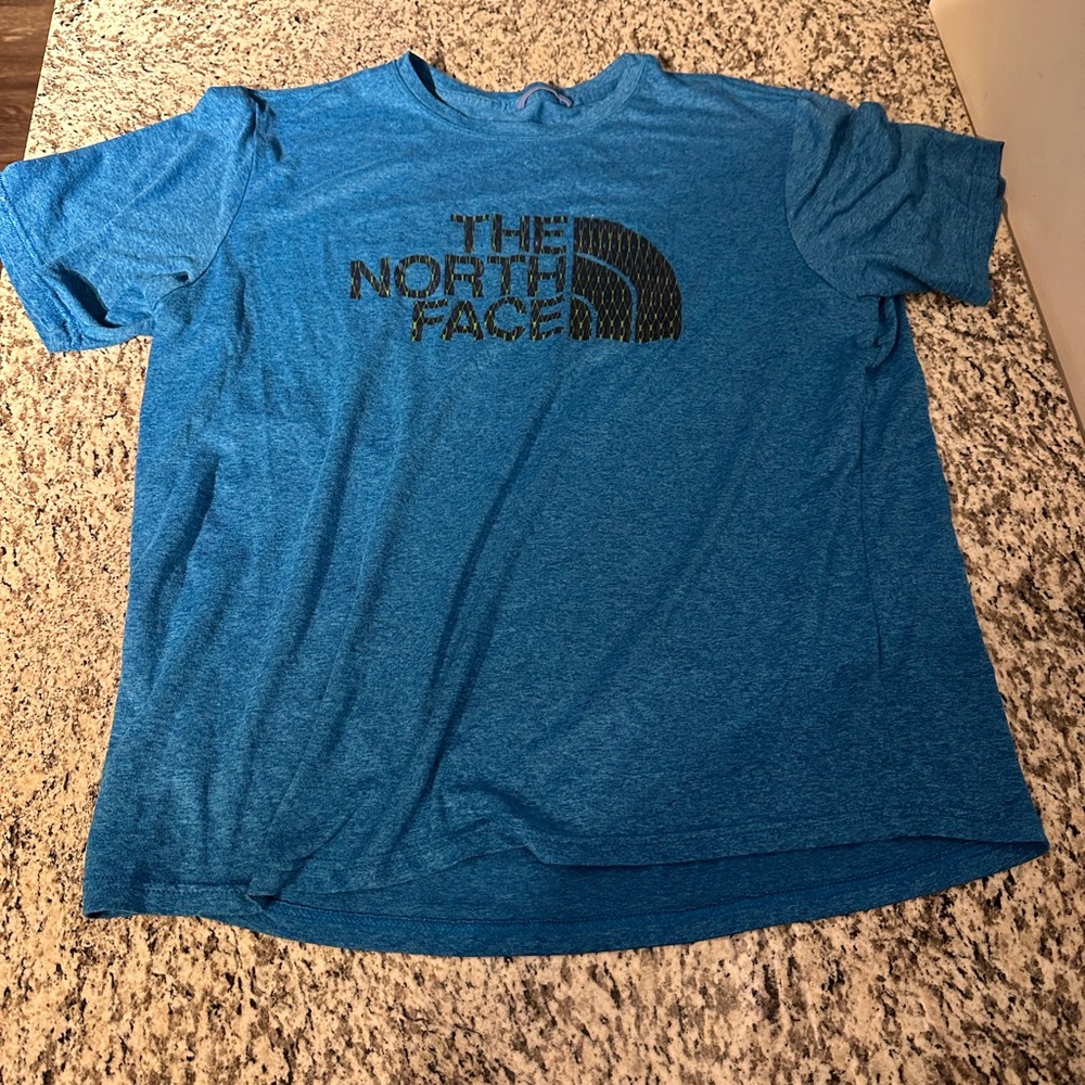 The north face men’s t shirt medium